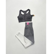 CALZA FITNESS LISO LEVANTA COLA